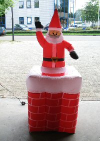 Art.nr: 94501 - OPBLAASBARE KERSTMAN IN SCHOORSTEEN
