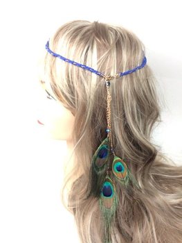 GEVLOCHTEN HAARBAND BLAUW MET PAUWENVEREN (1st)