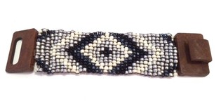 ARMBAND AZTEK HOUT SLUITING ZILVER (1st)